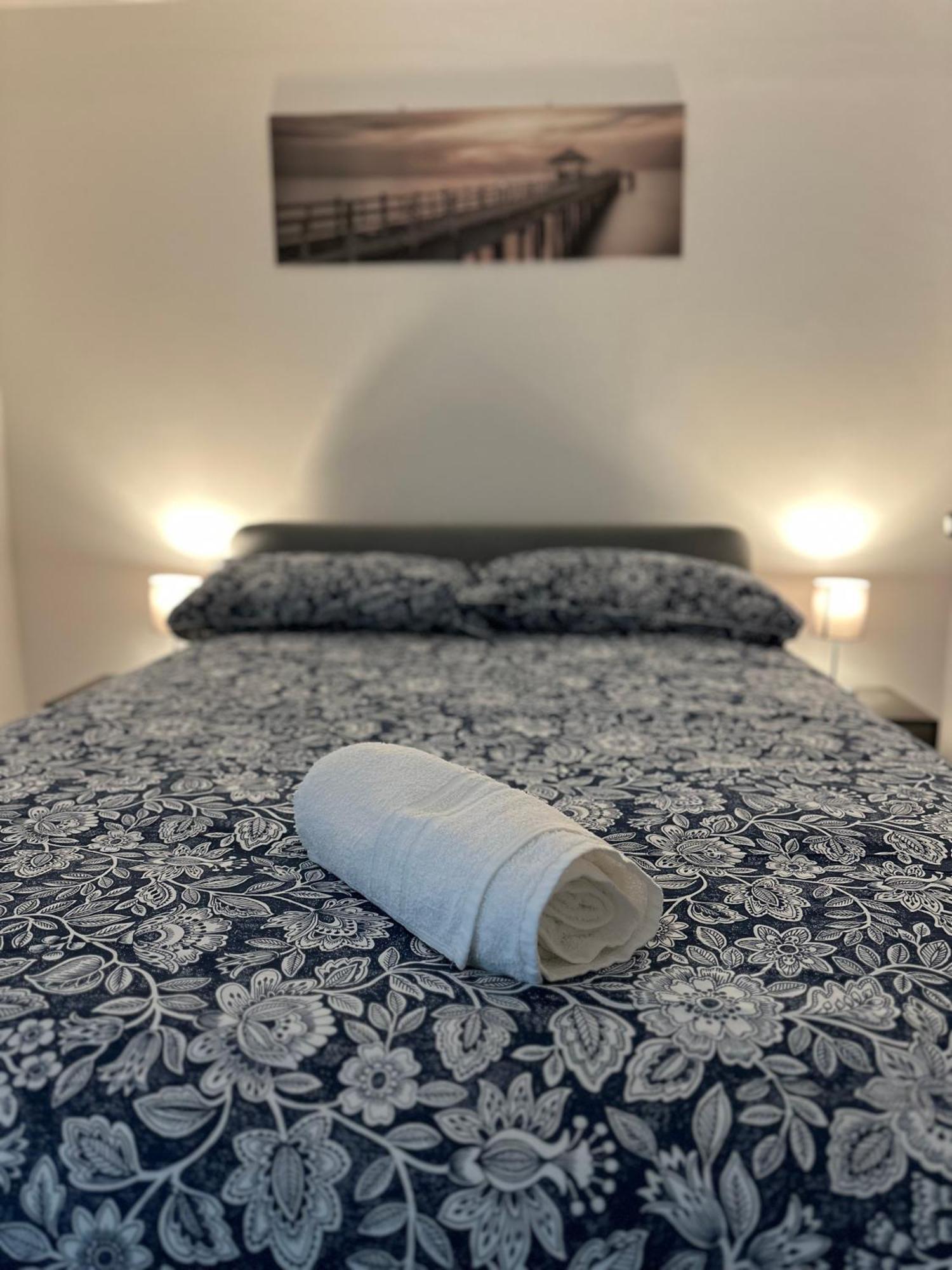 Amare Guest House Наполи Екстериор снимка