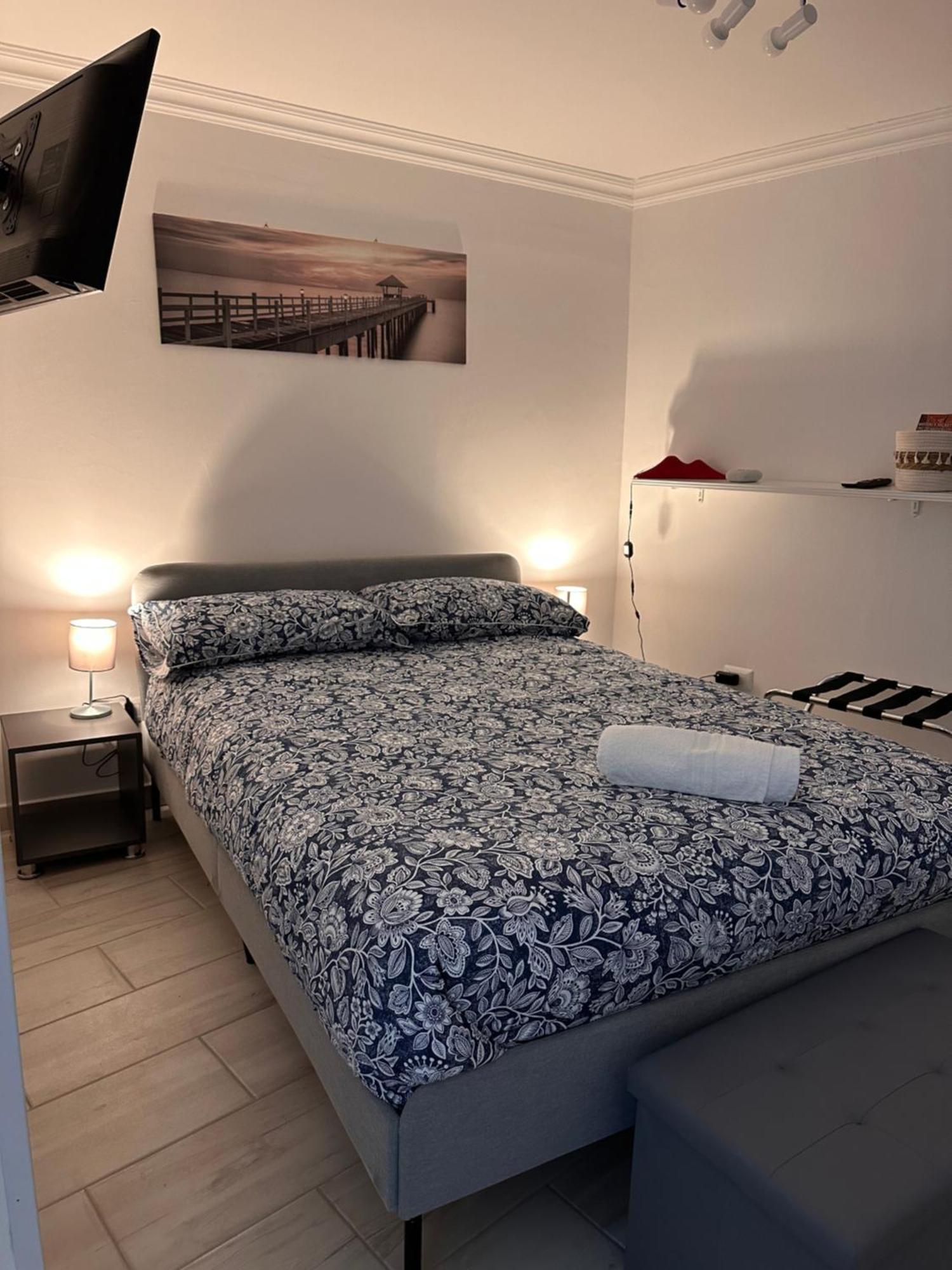 Amare Guest House Наполи Екстериор снимка